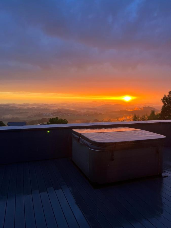 Moderne Villa Mit Whirlpool Und Heimkino วัลด์เคอร์เชิน ภายนอก รูปภาพ