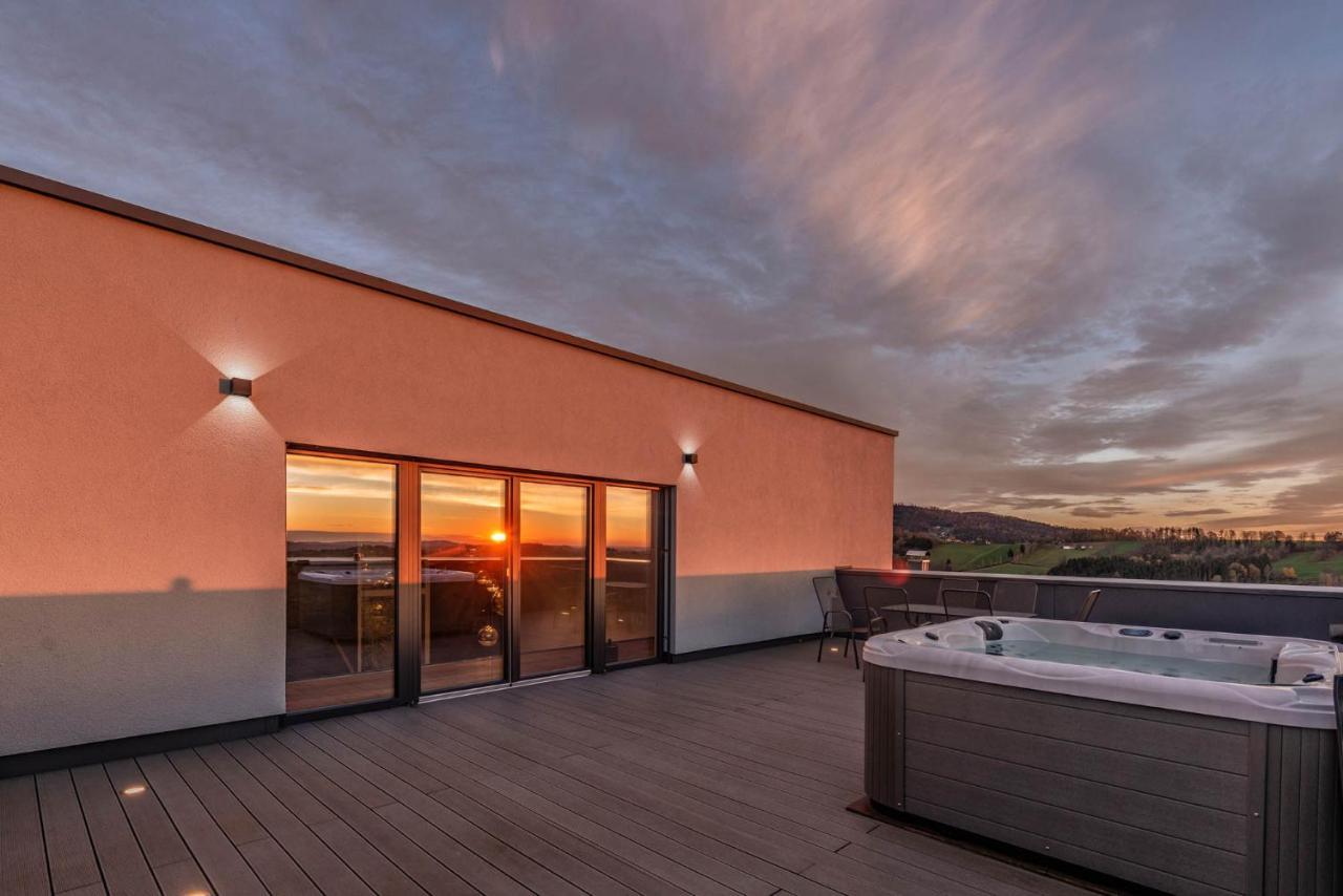 Moderne Villa Mit Whirlpool Und Heimkino วัลด์เคอร์เชิน ภายนอก รูปภาพ