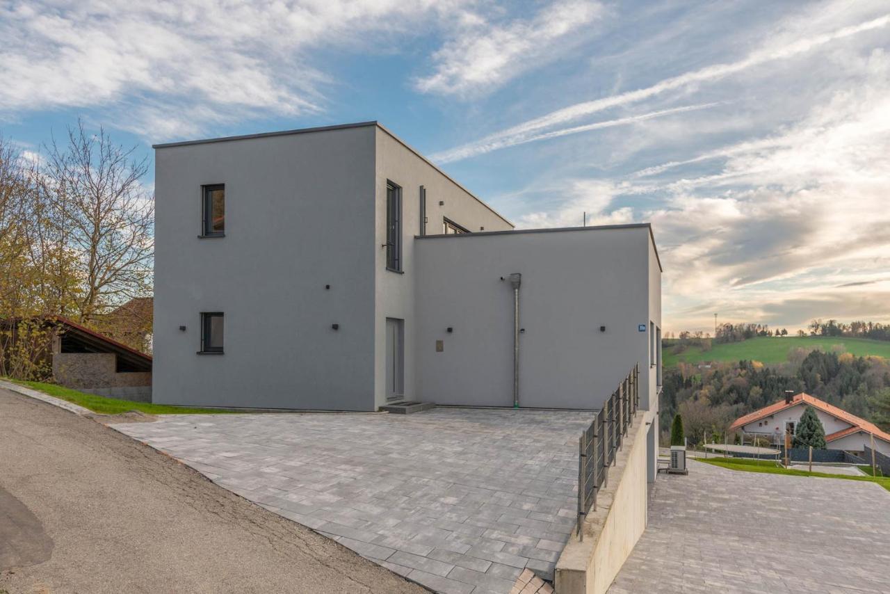 Moderne Villa Mit Whirlpool Und Heimkino วัลด์เคอร์เชิน ภายนอก รูปภาพ